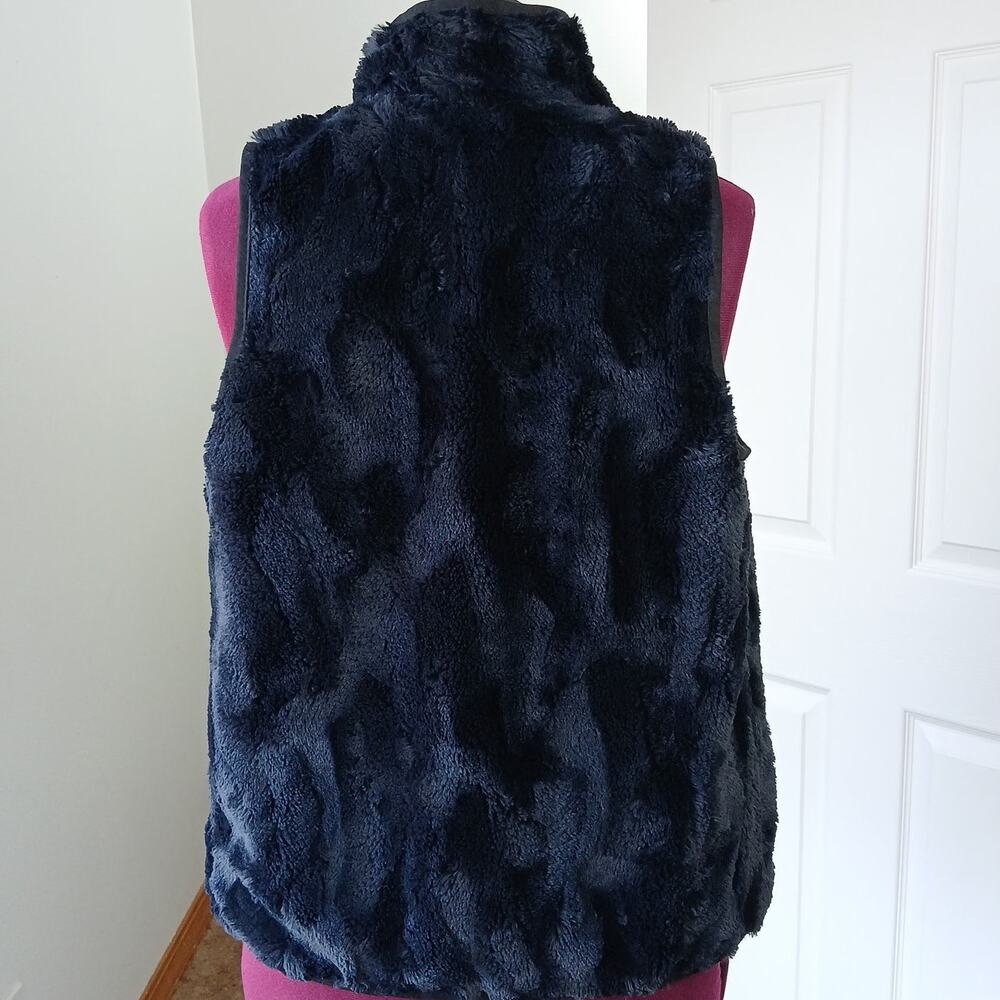 Jack by BB Dakota Black Faux Fur Vest Small sleeveless jacket coat pockets soft - Picture 4 of 15